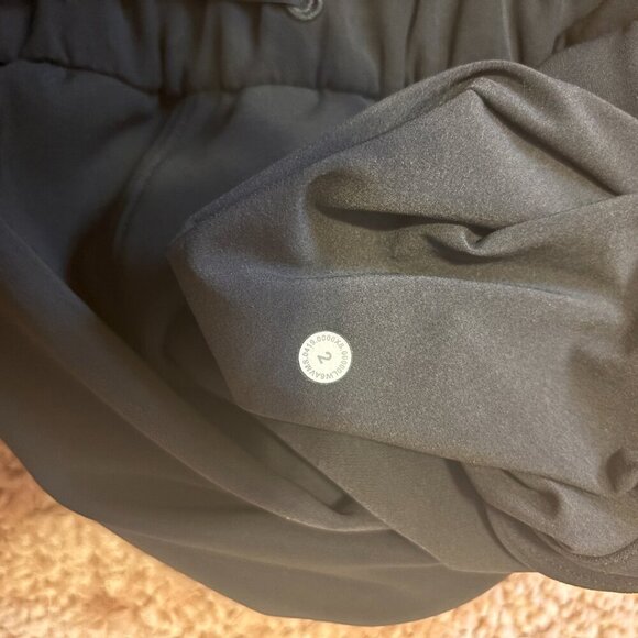 Lululemon Pants Womens 2 On The Fly Crop Woven 23" Black Drawstring Pockets - Picture 6 of 6